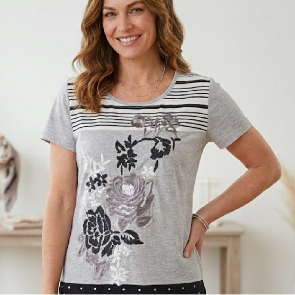 Chico's Zenergy Floral Sequin Embellished Tee Top Grey Size 1 (8/10) Casual Chic